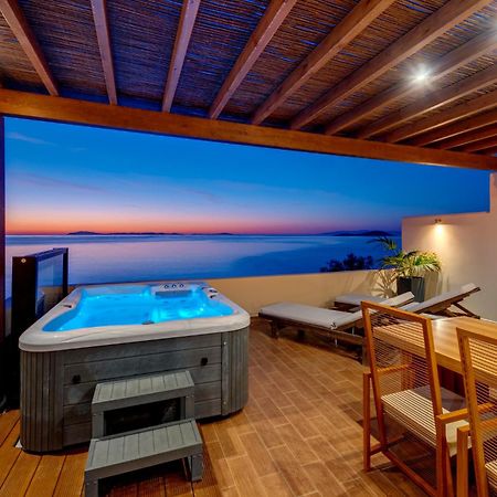 Lalari Beach Suites Vári Екстериор снимка
