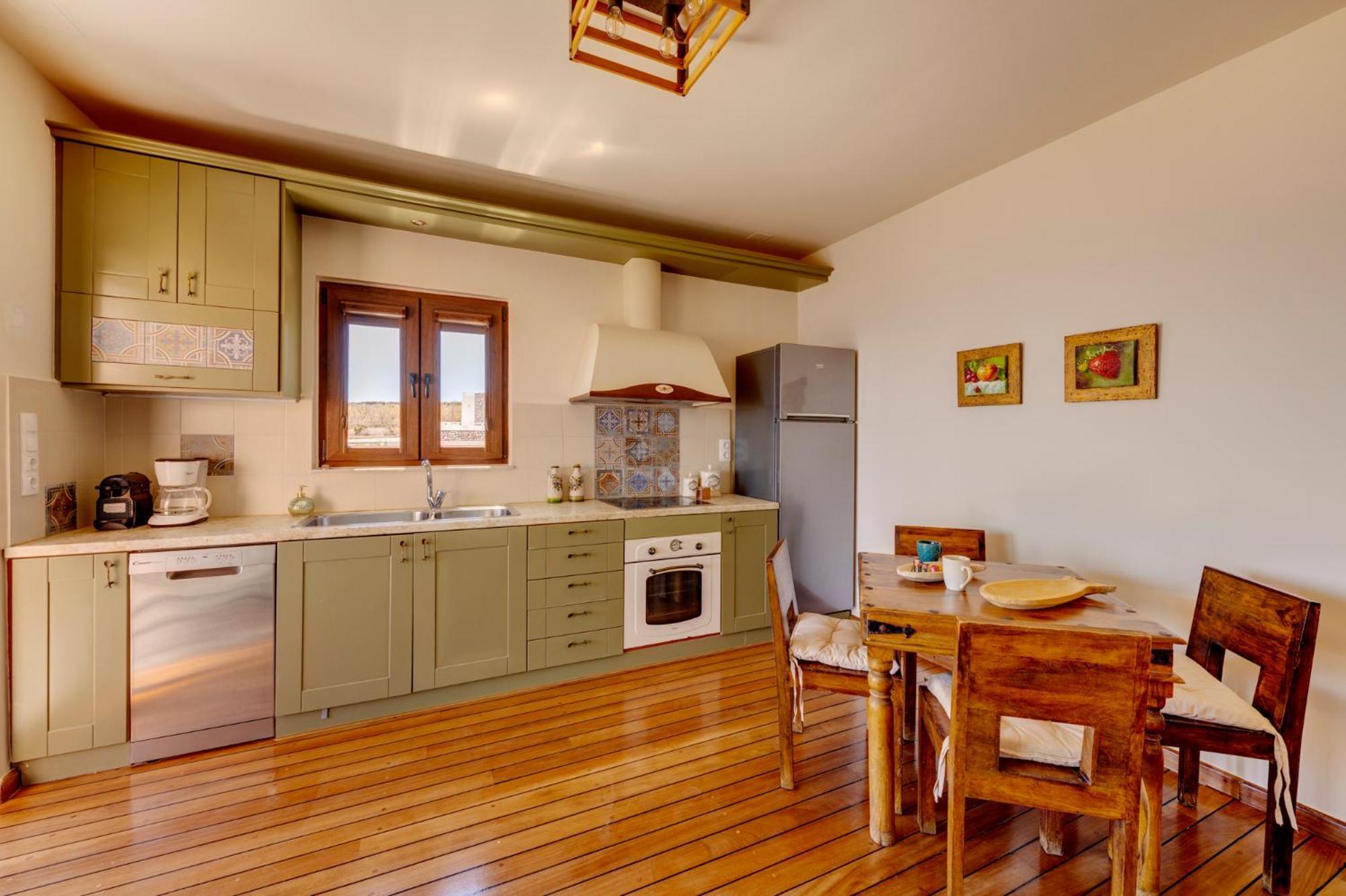 Lalari Beach Suites Vári Екстериор снимка