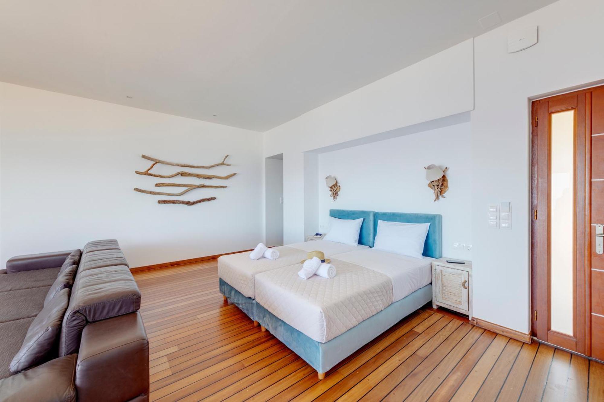 Lalari Beach Suites Vári Екстериор снимка