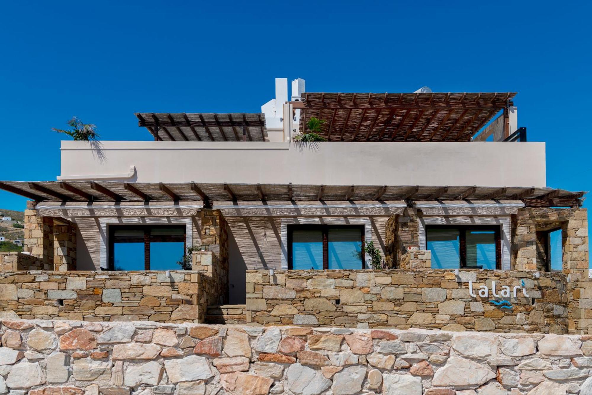 Lalari Beach Suites Vári Екстериор снимка