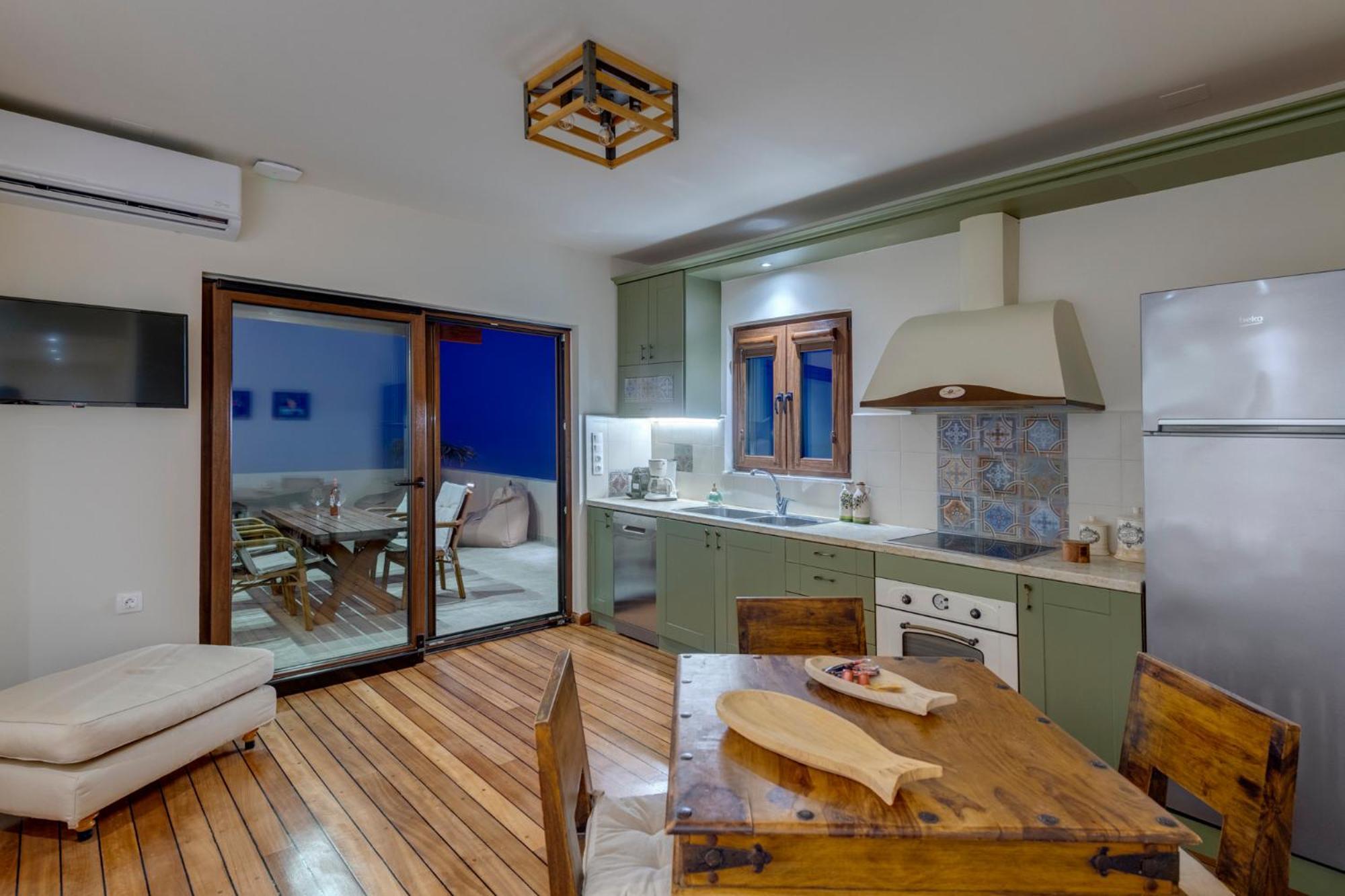 Lalari Beach Suites Vári Екстериор снимка