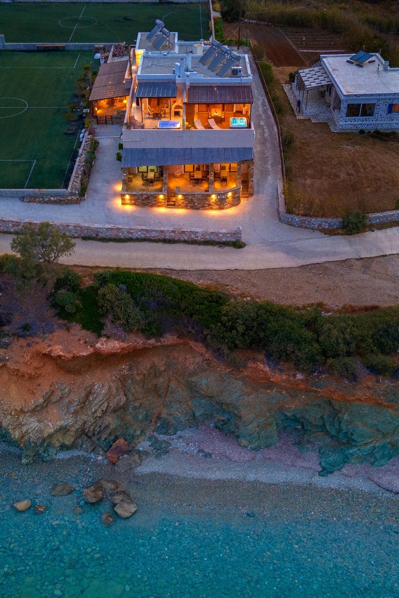Lalari Beach Suites Vári Екстериор снимка
