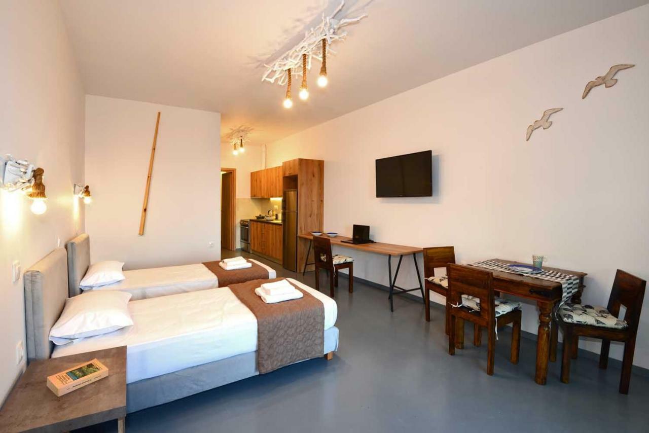 Lalari Beach Suites Vári Екстериор снимка