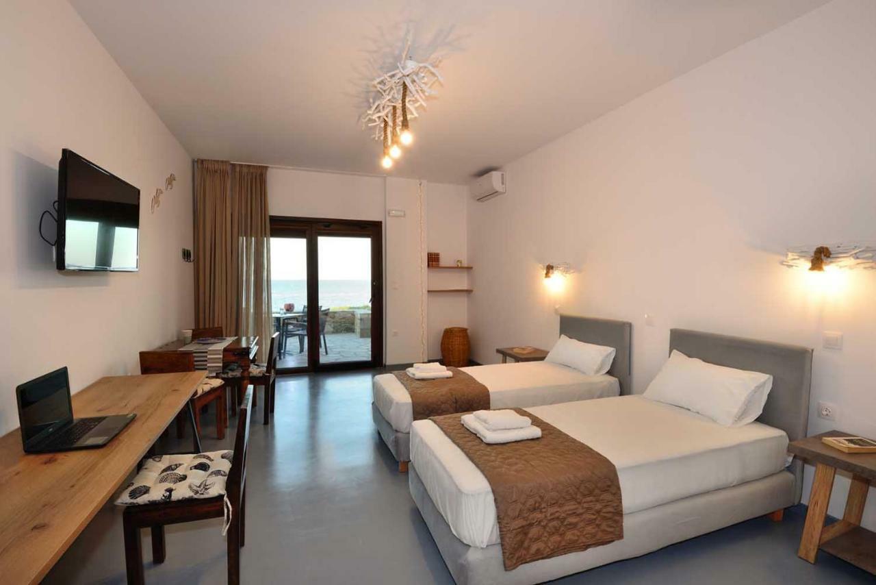 Lalari Beach Suites Vári Екстериор снимка