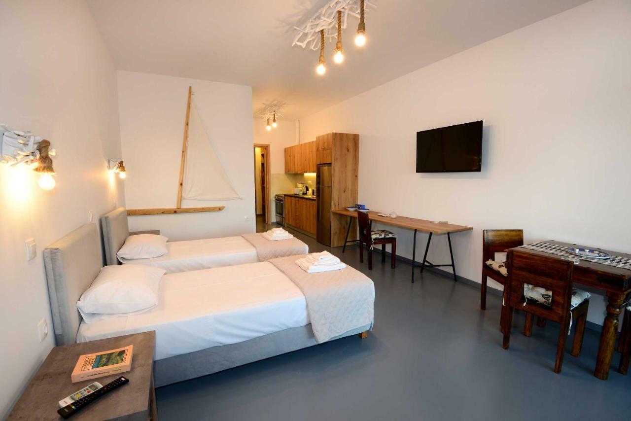 Lalari Beach Suites Vári Екстериор снимка