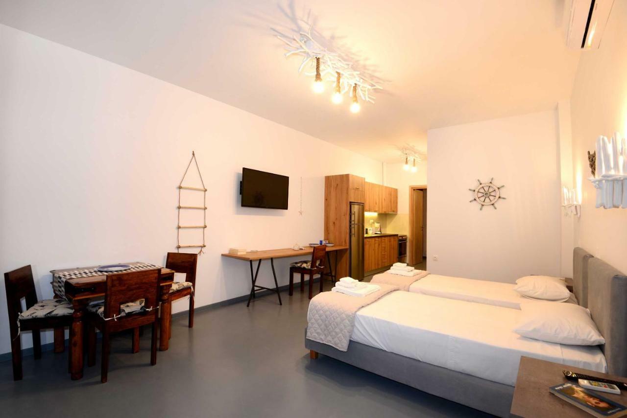Lalari Beach Suites Vári Екстериор снимка