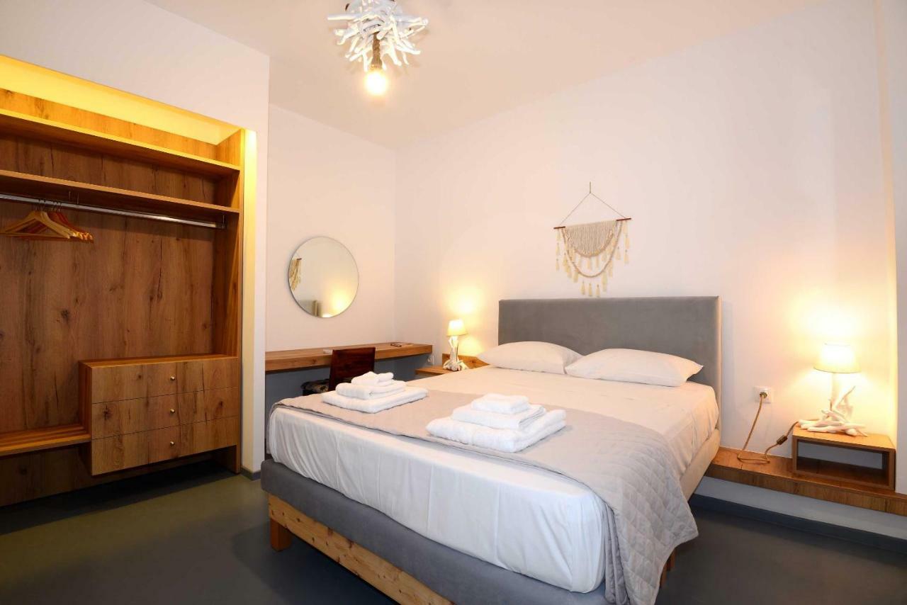 Lalari Beach Suites Vári Екстериор снимка